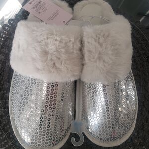 Auden Silver Sequin Plush Slippers. Size Large 9-10